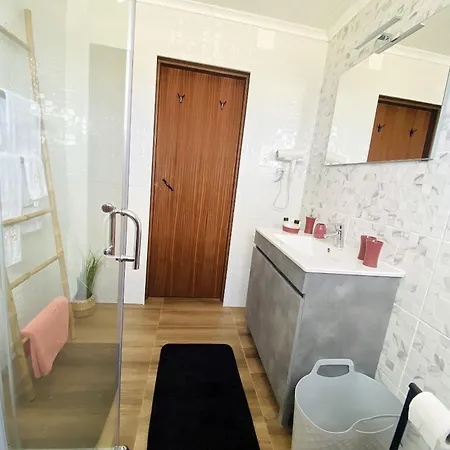 Дом отдыха Casa Da Fonte - Local Com Jacuzzi Нордешти