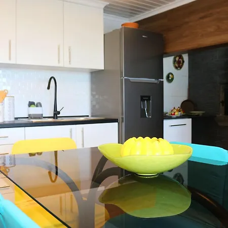 Дом отдыха Casa Da Fonte - Local Com Jacuzzi